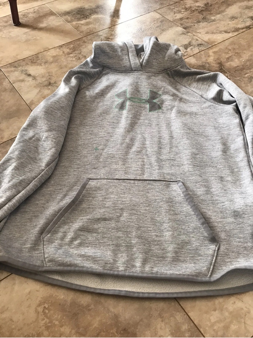 Under Armour Size Medium Hooded Sweatshirt Play Condition